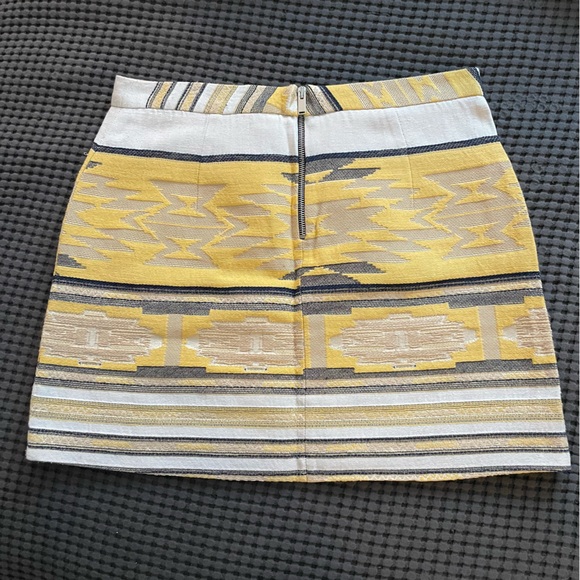 Zara Basic Aztec Skirt - Picture 2 of 3